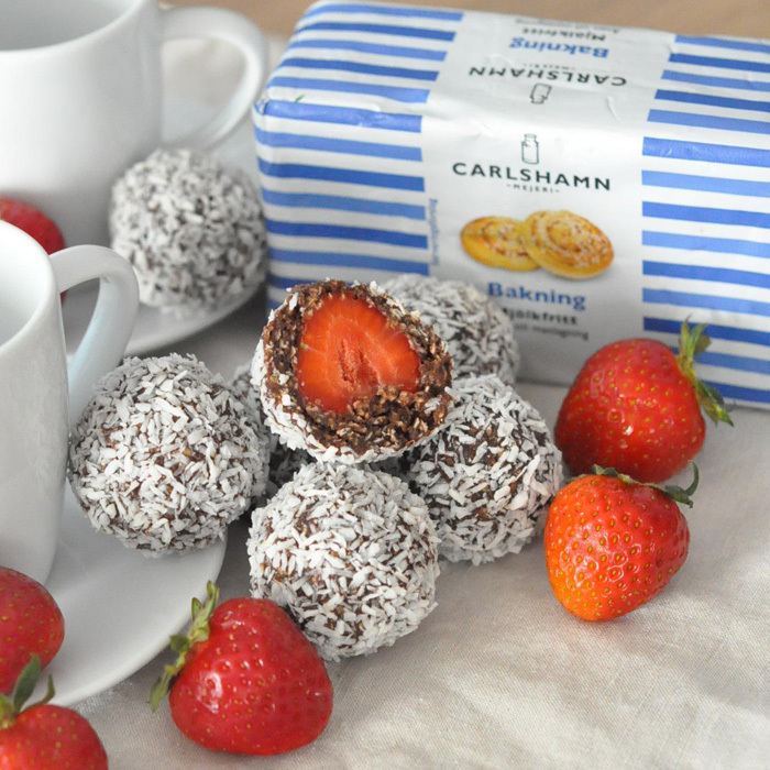 Chokladbollar med jordgubbsgömma!